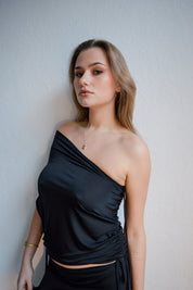 The Drape Top Black